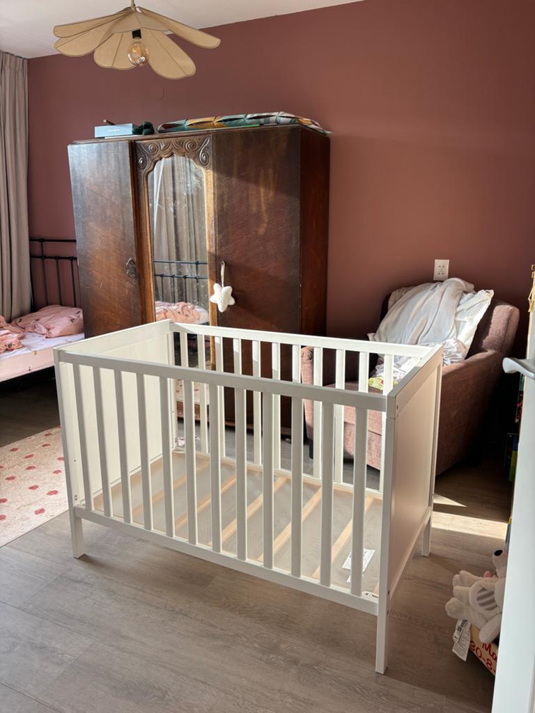 IKEA SUNDVIK Babybedje wit 60x120 cm, Ophalen, Gebruikt, Ledikant