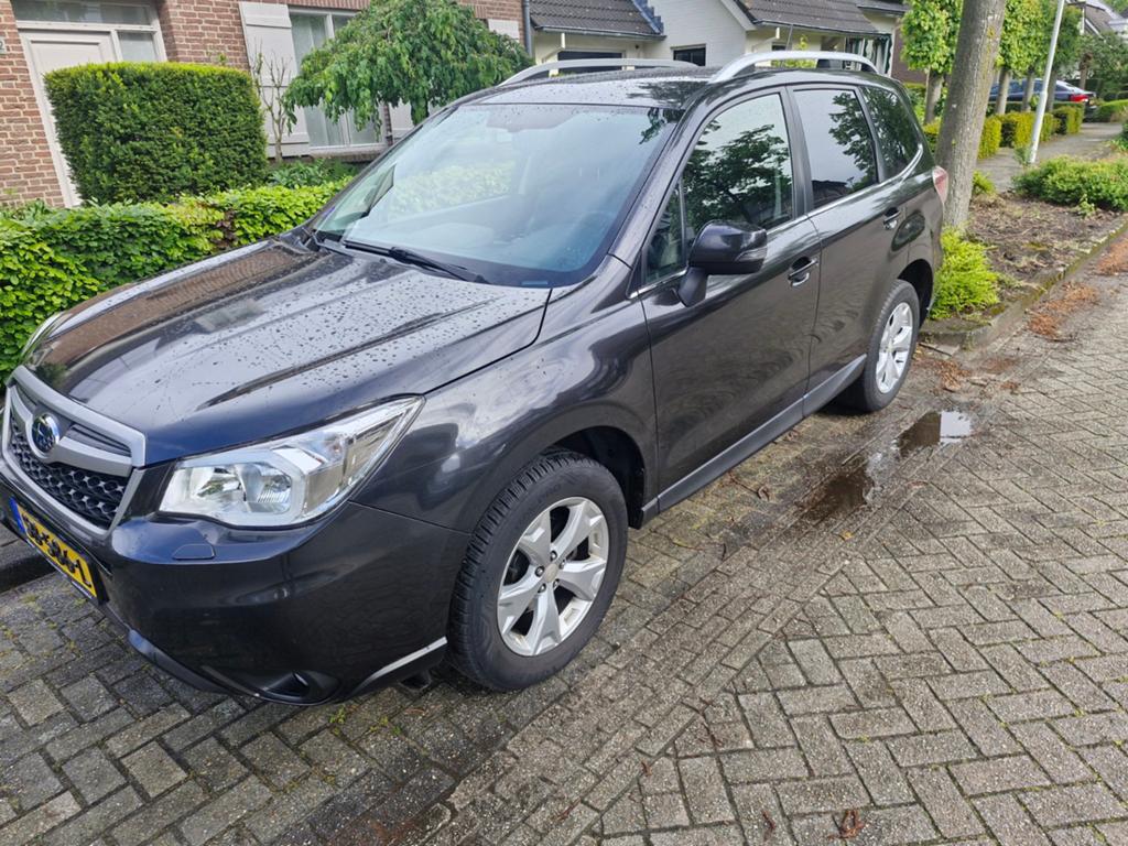 Subaru Forester 2.0 AWD CVT 2015 Bruin, 15 km/l, 1995 cc, Zwart, 4 cilinders