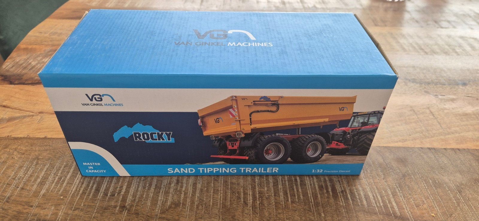 Vgm Rocky AT collections, Hobby en Vrije tijd, Modelauto's | 1:32, Ophalen of Verzenden, Nieuw, Tractor of Landbouw, Overige merken