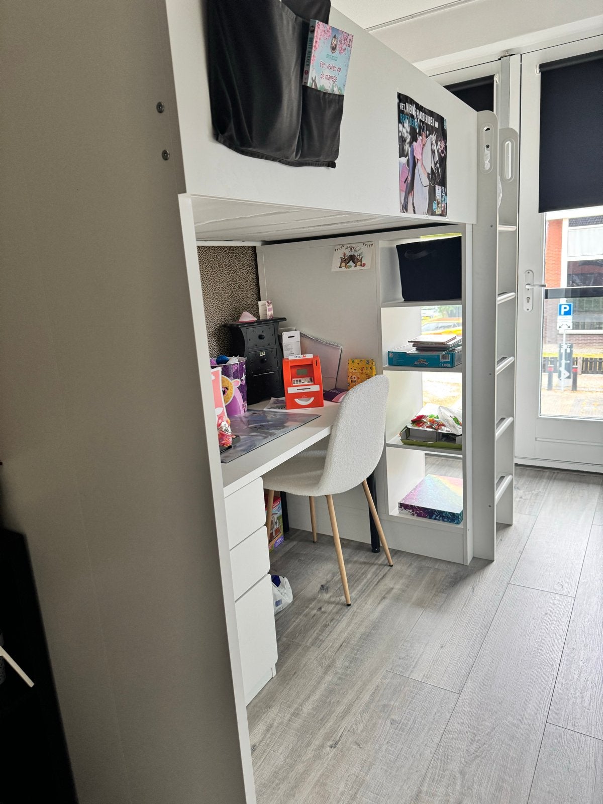 IKEA Hoogslaper met bureau, kast en planken - Wit, Huis en Inrichting, Slaapkamer | Stapelbedden en Hoogslapers, Gebruikt, Eenpersoons
