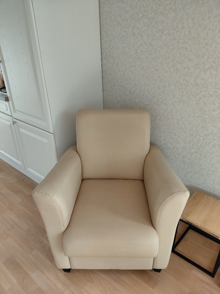 Twee fauteuils, Ophalen, Gebruikt, 50 tot 75 cm, Leer