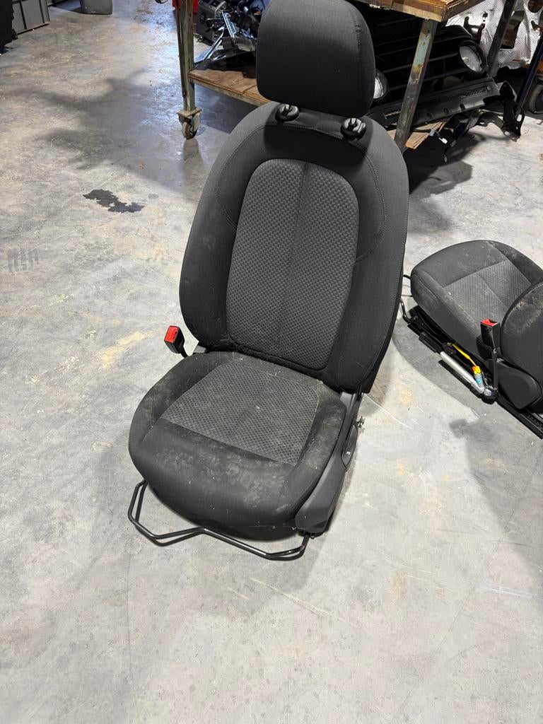 BMW F40 1 Serie Stoel - Bekleding Top, Geen Airbags, Auto-onderdelen, Ophalen, Gebruikt, BMW