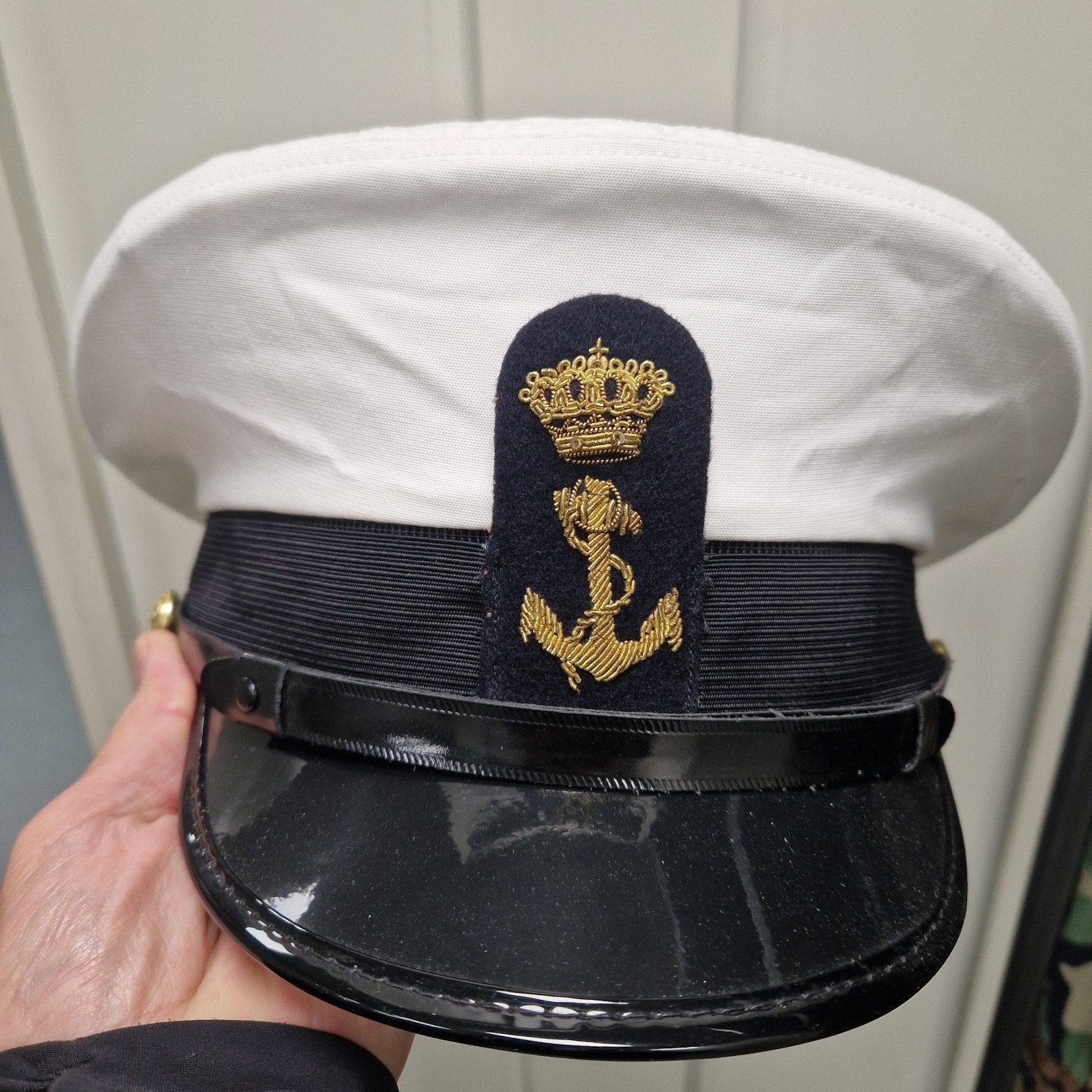 Witte marinepet met anker en kroon embleem, Verzamelen, Ophalen of Verzenden, Marine, Nederland, Helm of Baret