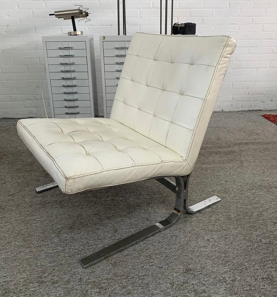 Fauteuil wit leren italiaanse barcelona stijl chair jaren ., Ophalen of Verzenden