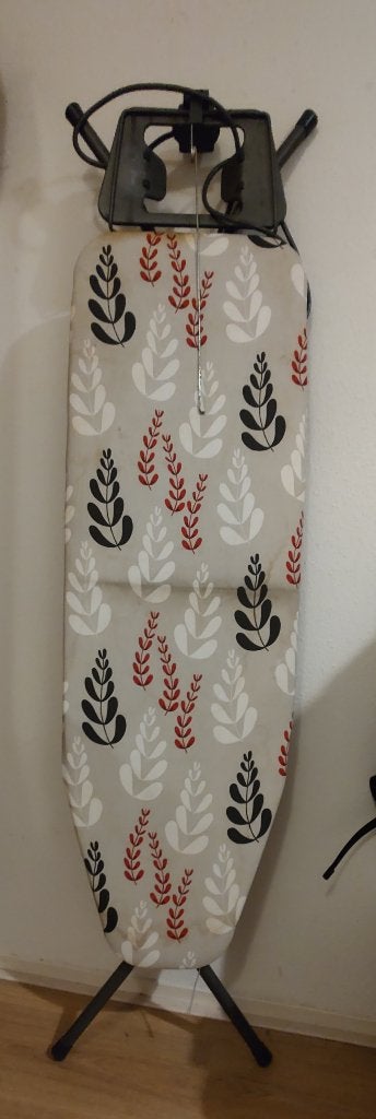 inklapbare strijkplank foldable ironing table, Ophalen, Gebruikt, Strijkijzer met snoer