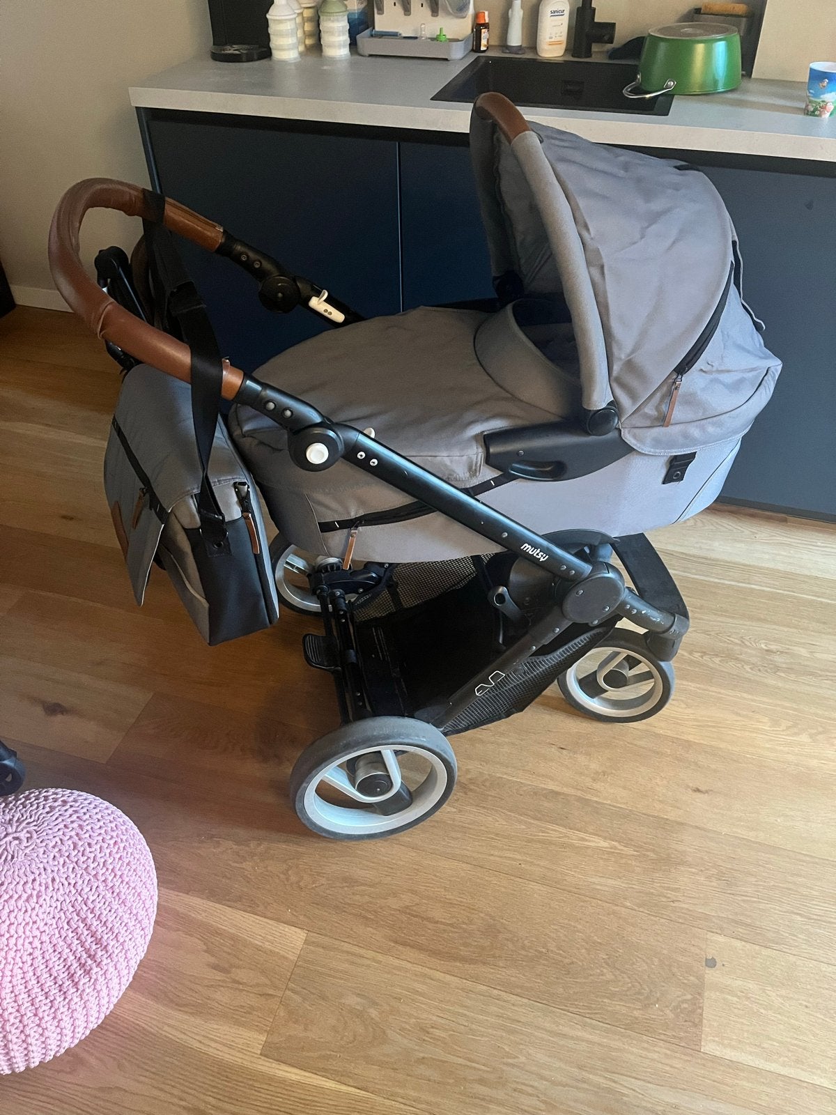 Kinderwagen met luiertas en regenhoes, Kinderen en Baby's, Gebruikt, Met reiswieg, Mutsy, Ophalen