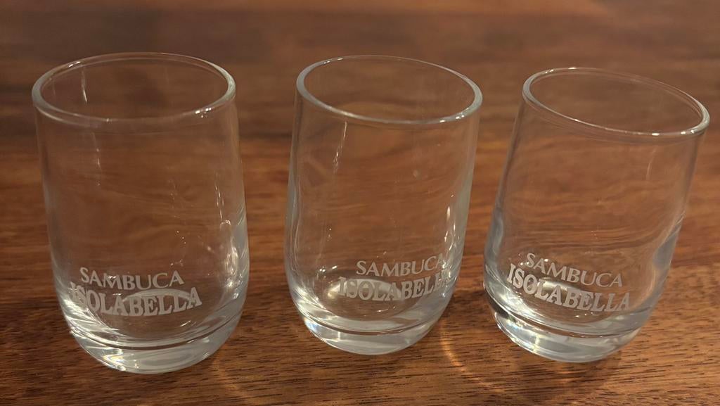 Sambuca Isolabella glaasjes, Verzamelen, Glas en Borrelglaasjes, Ophalen of Verzenden, Zo goed als nieuw, Borrel- of Shotglas