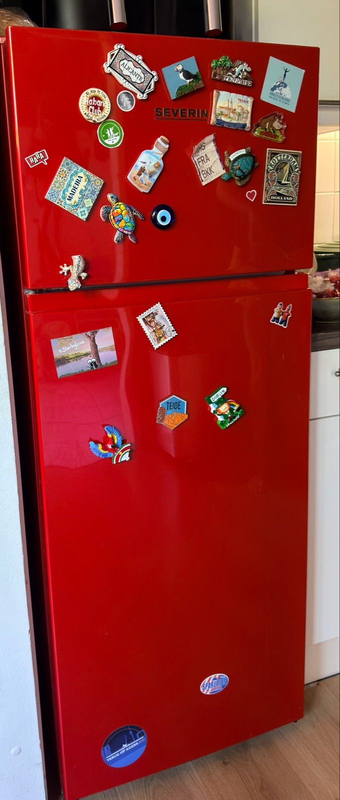 Vintage Severin Koelkast met vriesvak - 205L - Rood, Witgoed en Apparatuur, Ophalen, Gebruikt, 200 liter of meer, 160 cm of meer