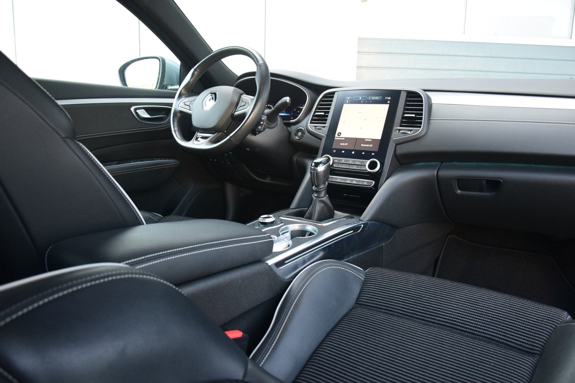Renault Talisman Estate 1.3 TCe Business Intens Led Navi/Cam, Auto's, Voorwielaandrijving, Stof, Gebruikt, 4 cilinders