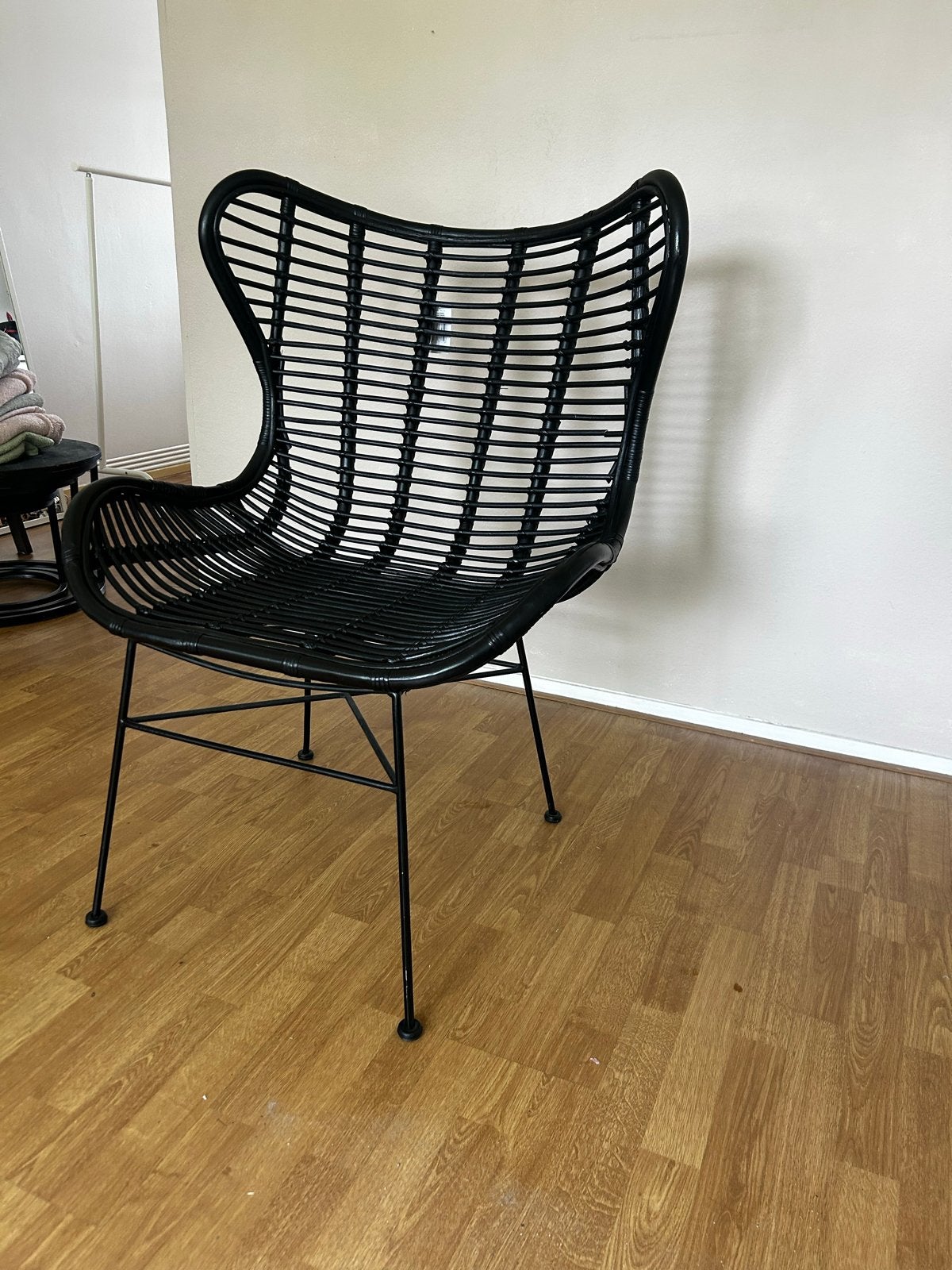 Fauteuil Jasmine Leen Bakker Zwart Rotan, Huis en Inrichting, Fauteuils, Ophalen, Minder dan 75 cm, Riet of Rotan, 50 tot 75 cm