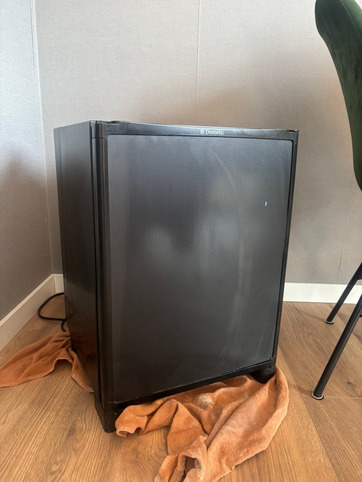 Dometic RH449LDFS 40 liter koelkast / minibar, Witgoed en Apparatuur, Koelkasten en IJskasten, Ophalen, Zonder vriesvak, Minder dan 45 cm