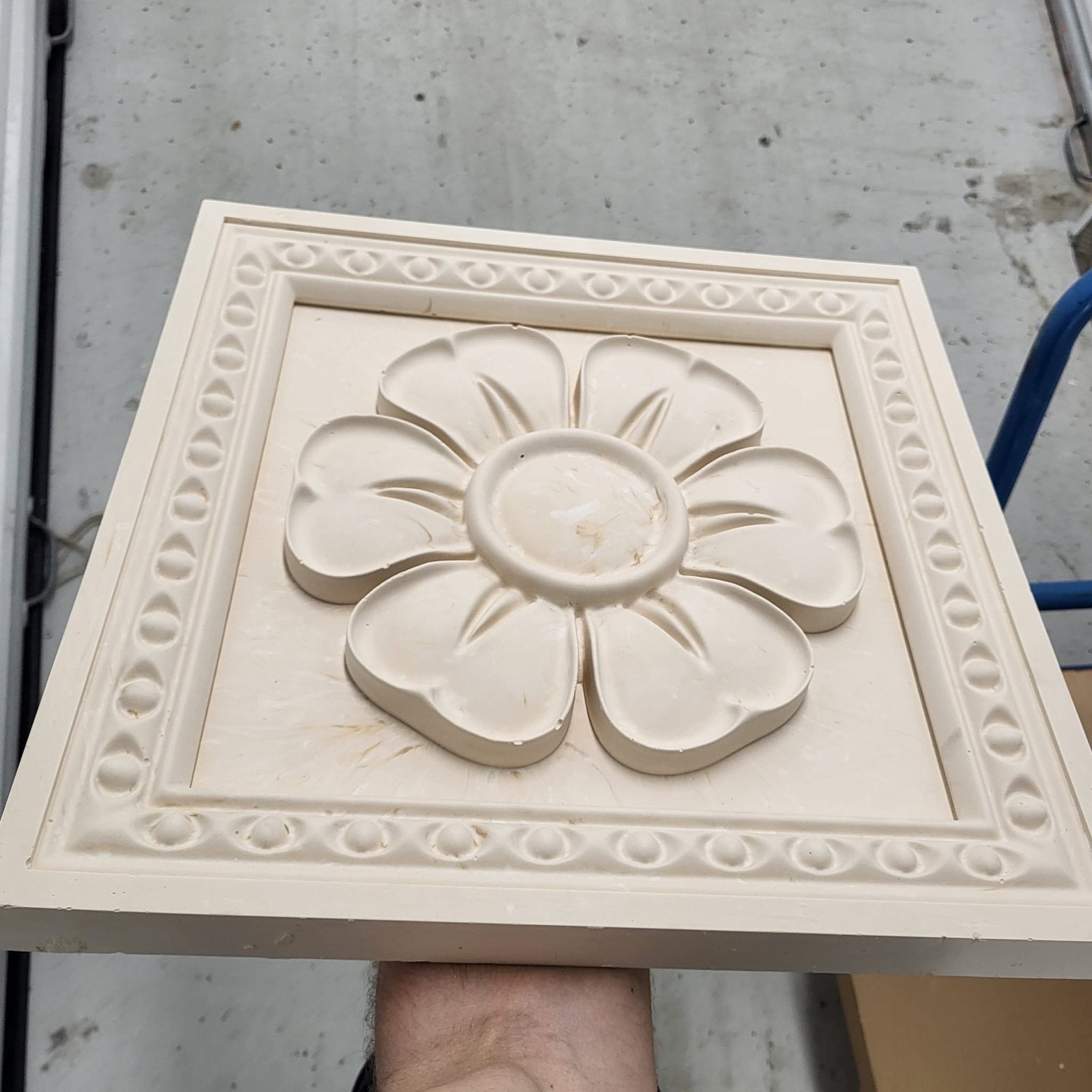Decoratief wandpaneel met bloemmotief, Beige, Nieuw, Ophalen of Verzenden, Klassiek