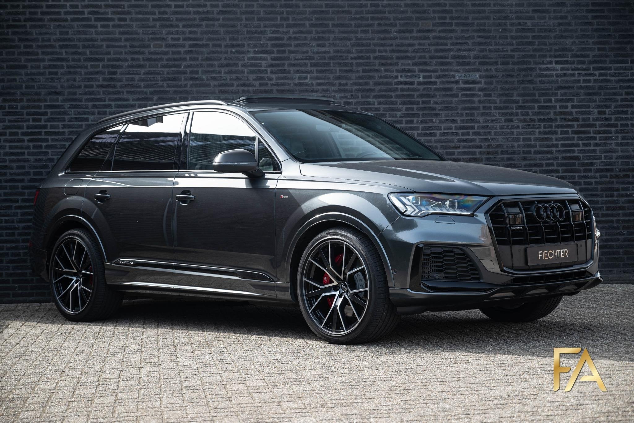Audi Q7 60 TFSI e quattro Competition Panodak|Carbon|RSSeats, Automaat, 14 kWh, Gebruikt, 2995 cc