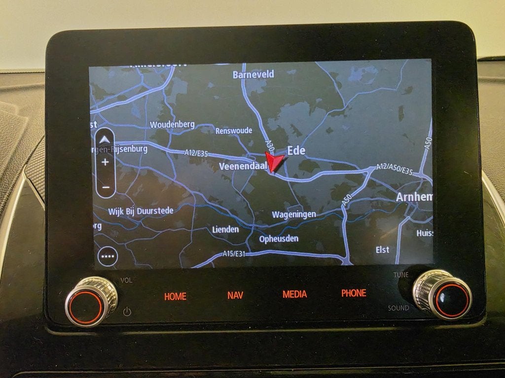 Mitsubishi Eclipse Cross 2.4 PHEV Intense+ | Trekhaak | Navi, Auto's, Mitsubishi, Automaat, 14 kWh, 4 cilinders, Met garantie (alle)