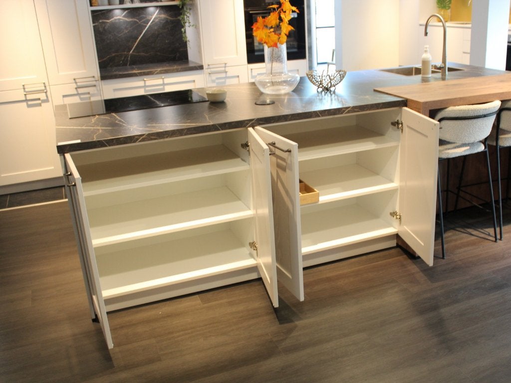 HU10  Häcker Hampton Eilandkeuken massief Essenhout 2026, Info@)haecker-kuechen.de, Overige kleuren, Overige typen, Nieuw