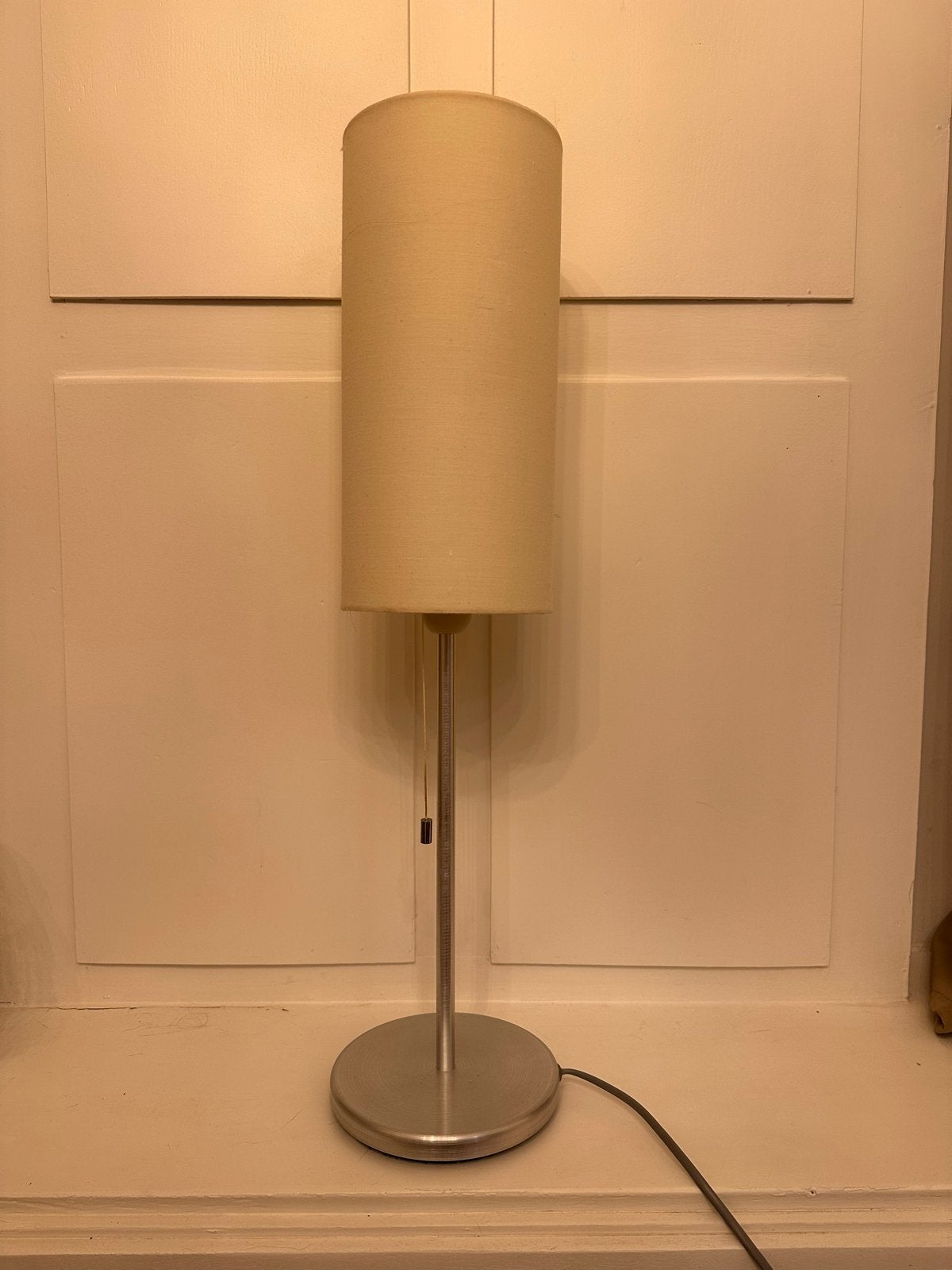 Moderne sta lamp met stoffen kap en rvs voet, Beige, Ophalen of Verzenden, Zo goed als nieuw, Modern