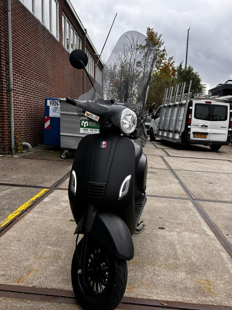 Gts scooter, Fietsen en Brommers, Ophalen, Gebruikt, Benzine, Overige merken