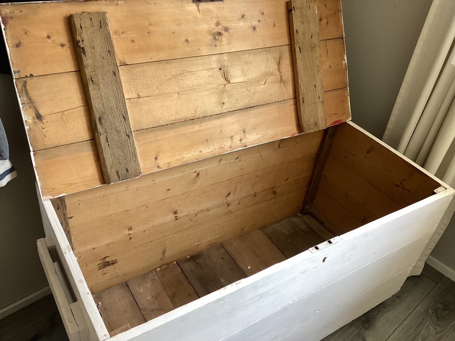 Grote oude deken kist in sleets brocante stijl, Ophalen of Verzenden, Zo goed als nieuw, 100 tot 150 cm, 50 tot 75 cm