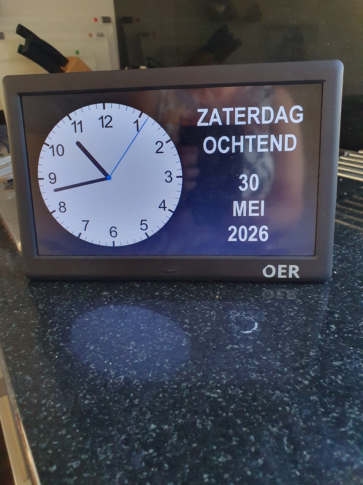 Dementie klok, Ophalen, Wandklok