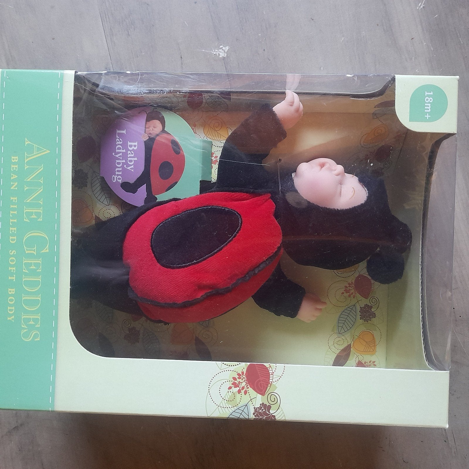Anne Geddes Babypop Lieveheersbeestje Nieuw in Doos, Kinderen en Baby's, Ophalen of Verzenden
