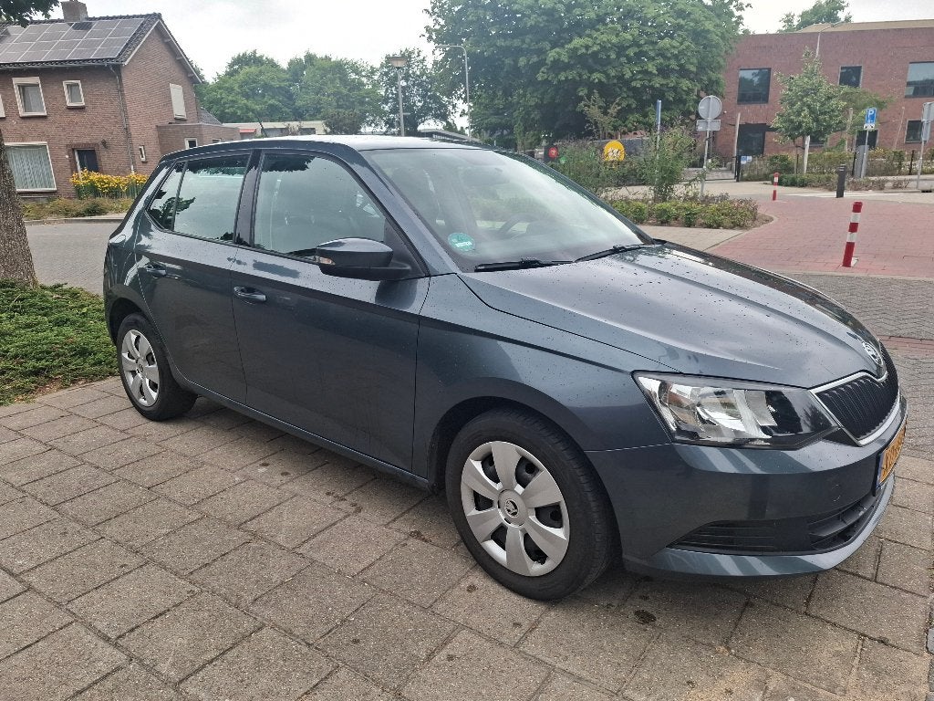 Zeer goed onderhouden Skoda Fabia 2017 incl. winterbanden, Auto's, Skoda, Voorwielaandrijving, 540 kg, 60 pk, Handgeschakeld