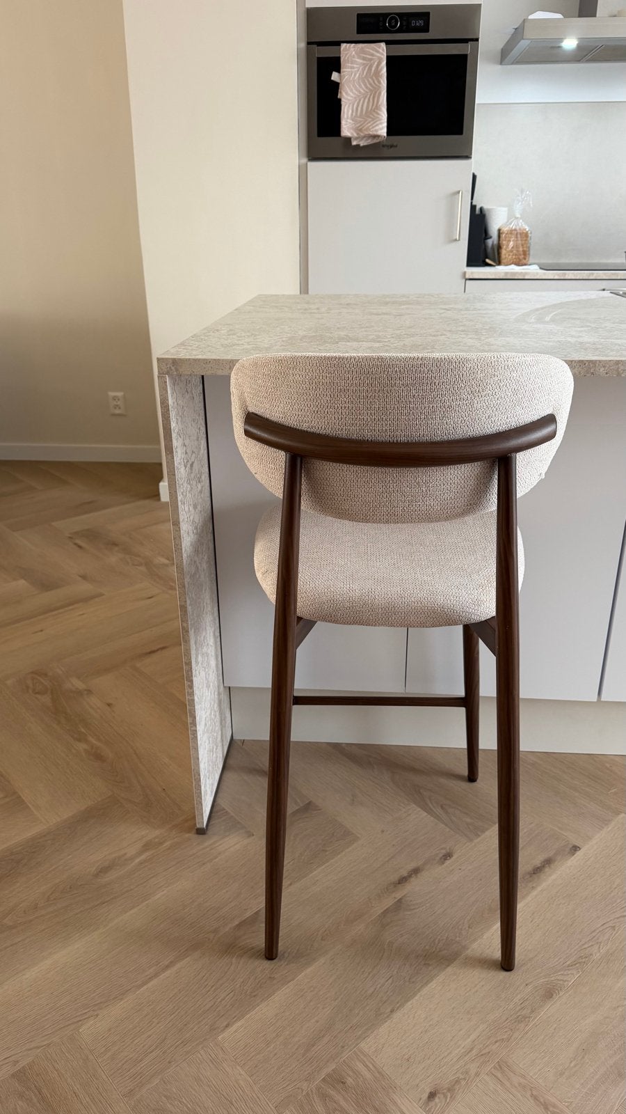 Barkrukken beige - walnoot (97 cm hoog), Huis en Inrichting, Ophalen, Nieuw, 90 cm of meer, Hout