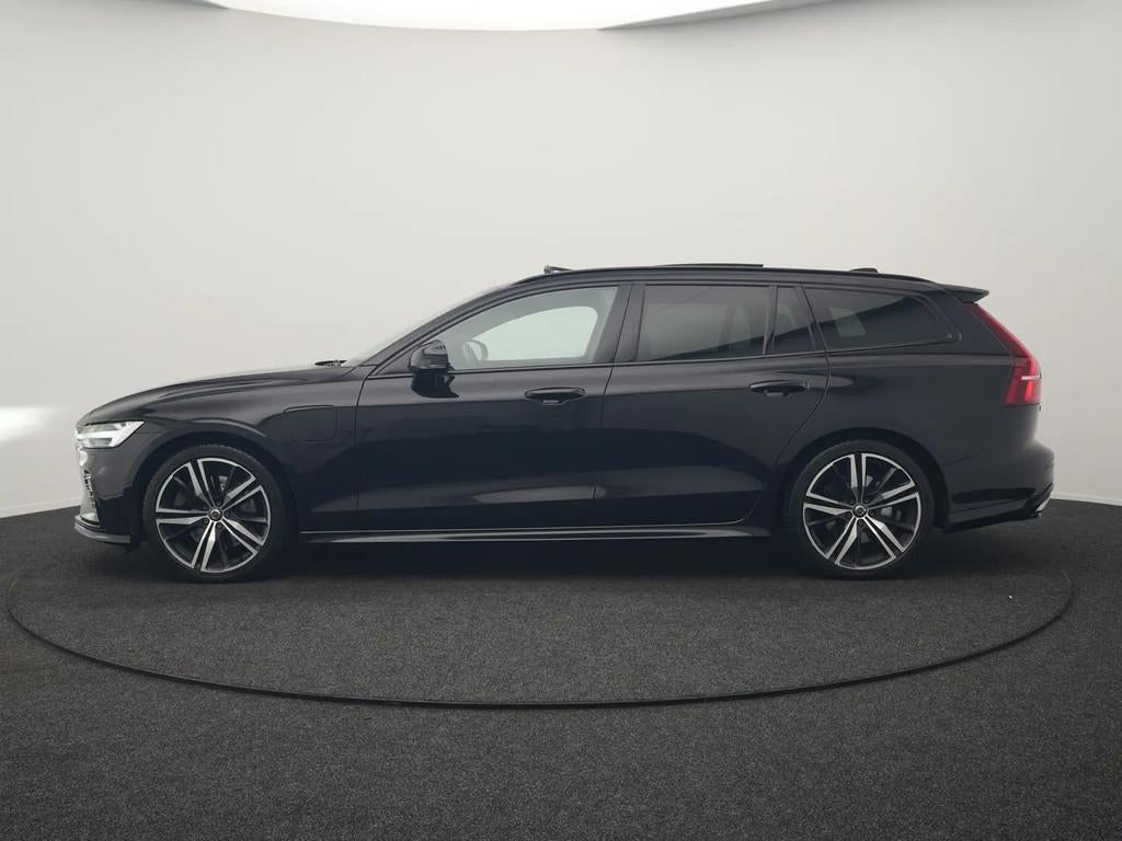 Volvo V60 T8 Twin Engine AWD R-Design PHEV 390p € 34.940,0, Automaat, Gebruikt, Lichtsensor, 4 cilinders