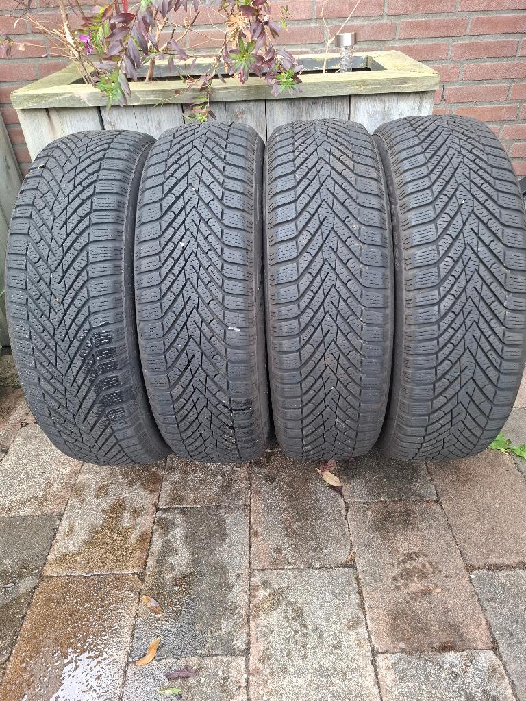 Winterbanden pirelli 195 55 r20, Ophalen, Gebruikt