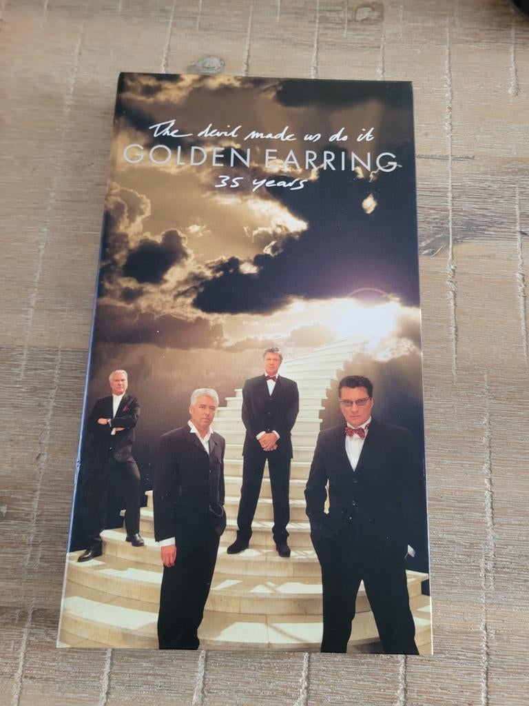 Golden Earring - The Devil Made Us Do It - 35 Years, Ophalen of Verzenden, Gebruikt, Boxset