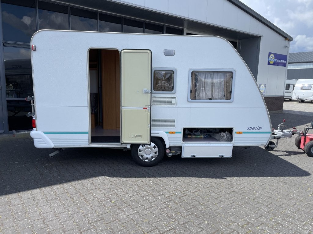 Knaus Eifelland Holiday Special 400 Bed + Zit WC 830KG leeg, Caravans en Kamperen, Caravans, Schokbreker, Bedrijf, Treinzit, Eifelland