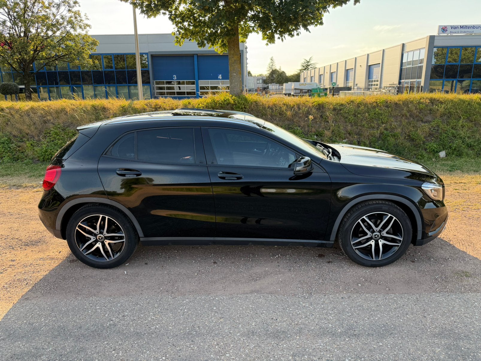 Mercedes-Benz GLA Gla200 1.6 115KW Aut7 2014 Zwart Nieuw Apk, 715 kg, Zwart, Particulier, 1335 kg