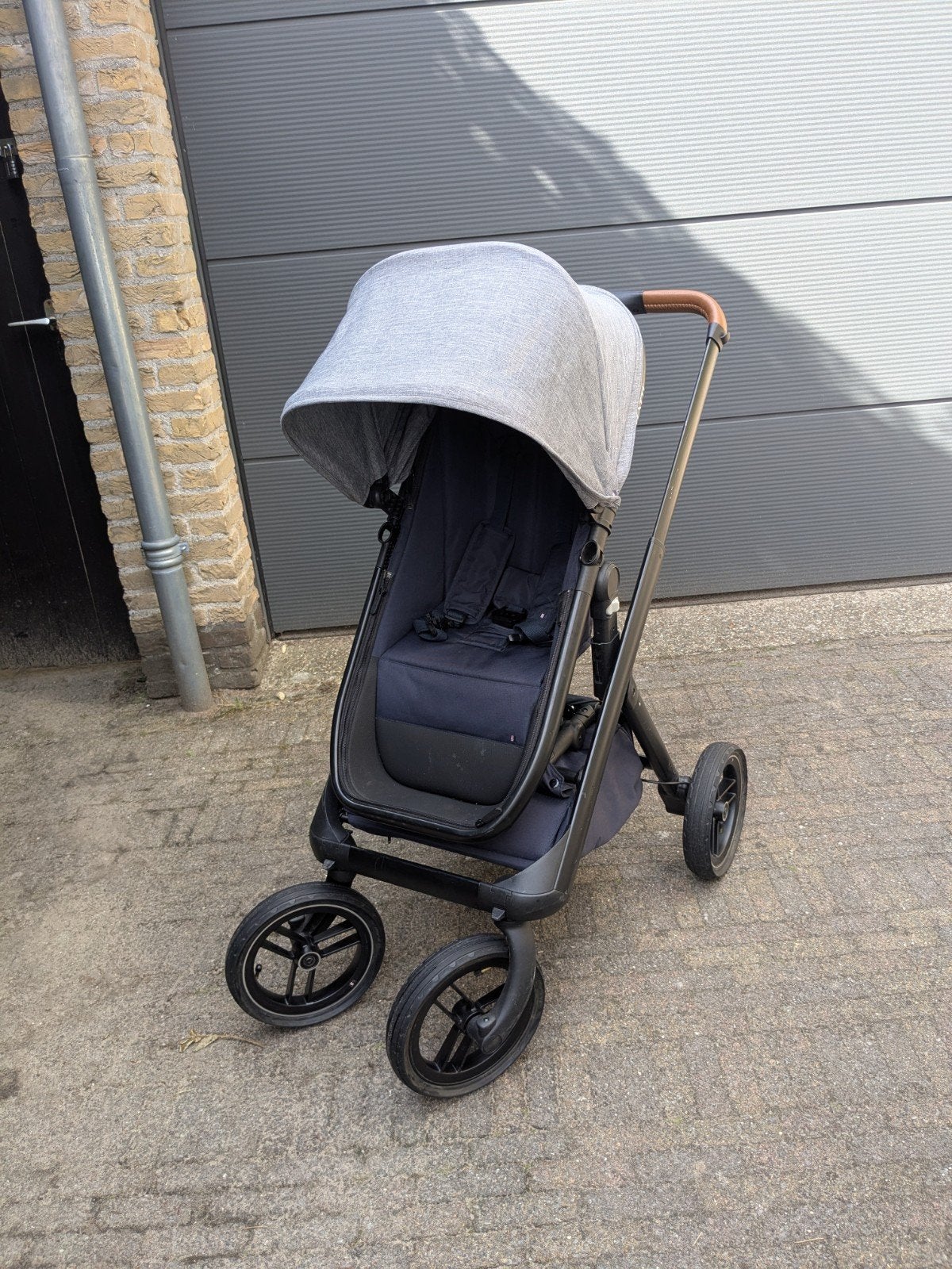 Dubatti kinderwagen - blauw en grijs inclusief reiswieg, Gebruikt, Verstelbare duwstang, Ophalen, Kinderwagen