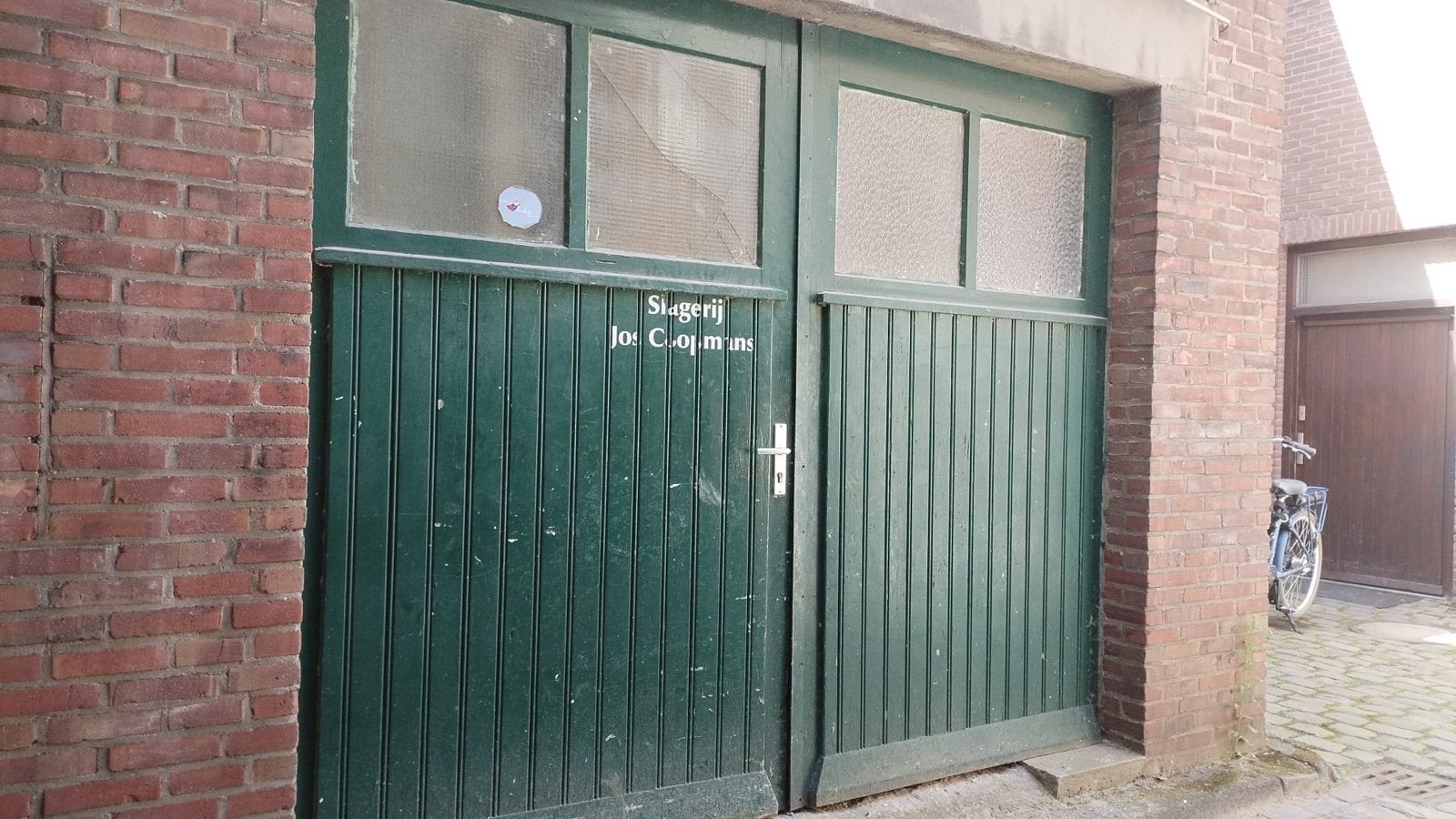 Openslaande houten garagedeuren met bovenramen, Ophalen, Gebruikt, Garagedeur, Hout