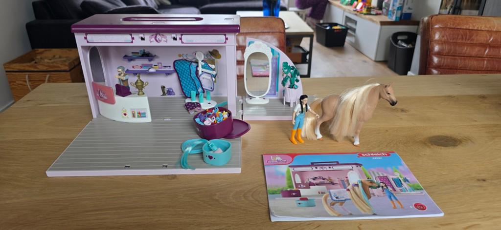 Schleich Horse Club paardenboutique met paard en ruiter, Ophalen of Verzenden, Zo goed als nieuw