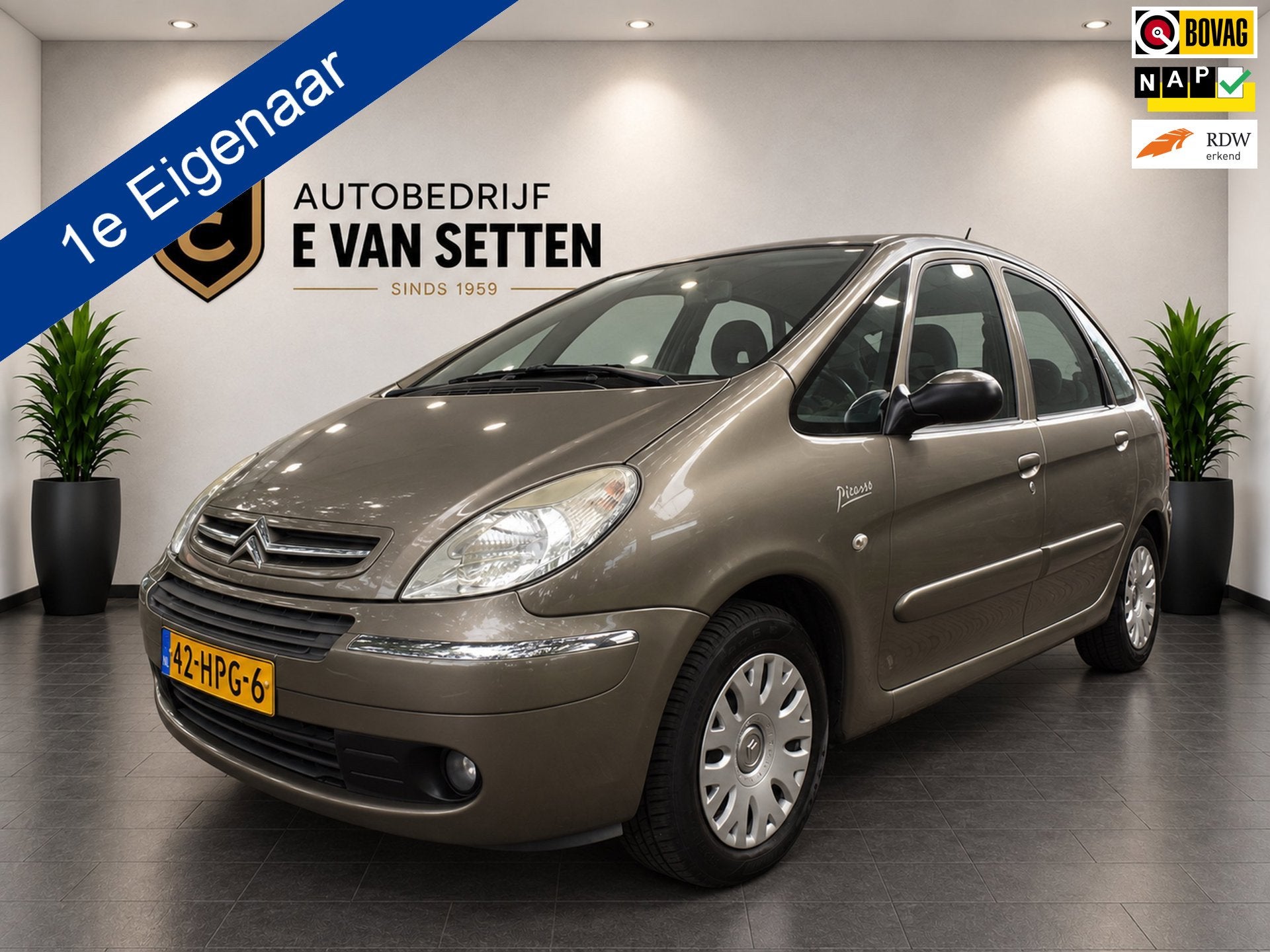 Citroen Xsara Picasso 1.6i-16V Prestige Trekhaak, Dealer onderhouden, 4 cilinders, Bruin, Handgeschakeld