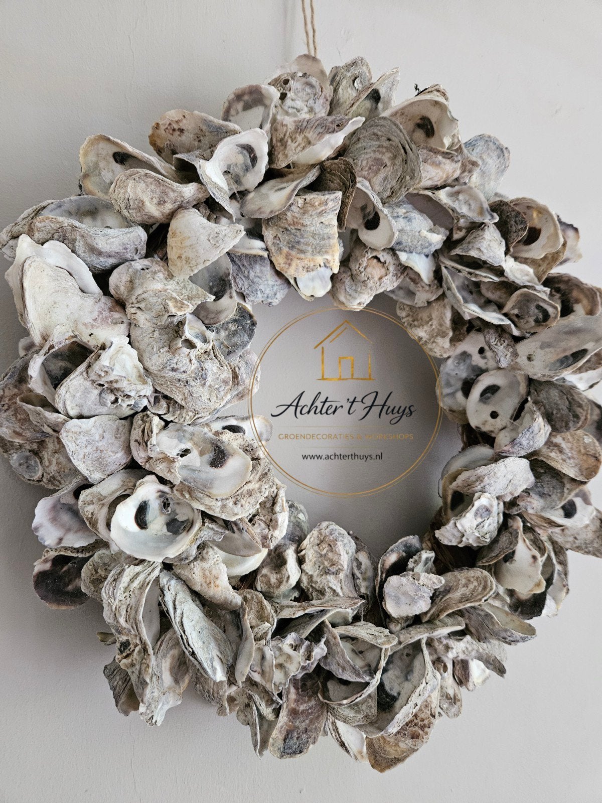 Schelpen krans van oesters  - decoratie, Huis en Inrichting, Woonaccessoires | Kransen, Ophalen of Verzenden, Nieuw, Krans, Schelpen