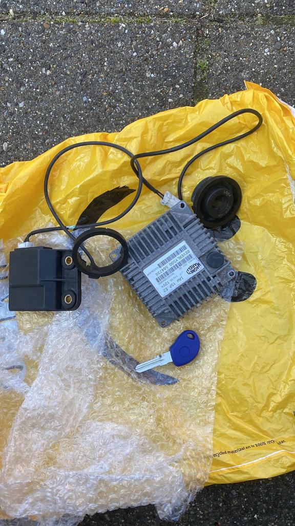 Piaggio Beverly 500 ECU Set met Chipkey (2003-2005), Ophalen of Verzenden, Gebruikt, Overige typen, Piaggio