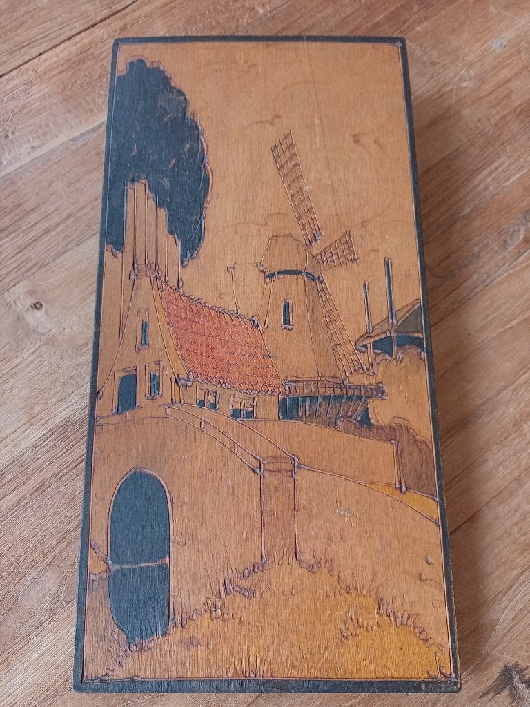 4 schilderijtjes houtsnijwerk/pyrografie Hout, Ophalen of Verzenden, Gebruikt