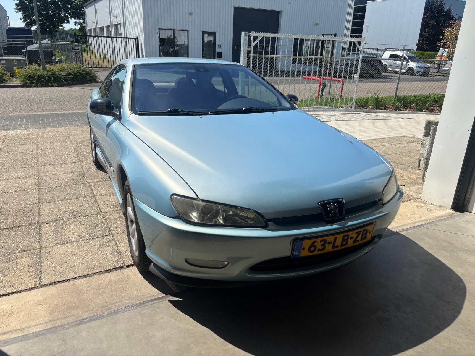 Peugeot 406 2.0 16V Coupe AUT 2002 Blauw, Auto's, Zwart, 4 cilinders, Origineel Nederlands, 735 kg