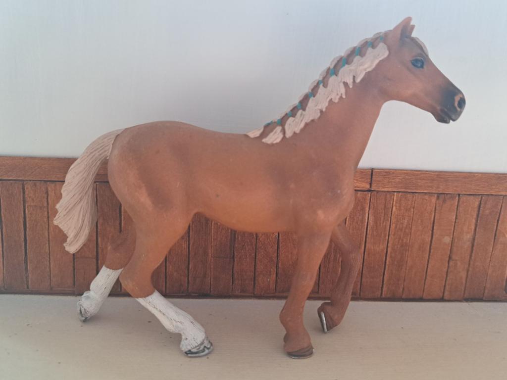 Schleich engels volbloed merrie, Ophalen of Verzenden, Zo goed als nieuw, Paard, Beeldje of Figuurtje