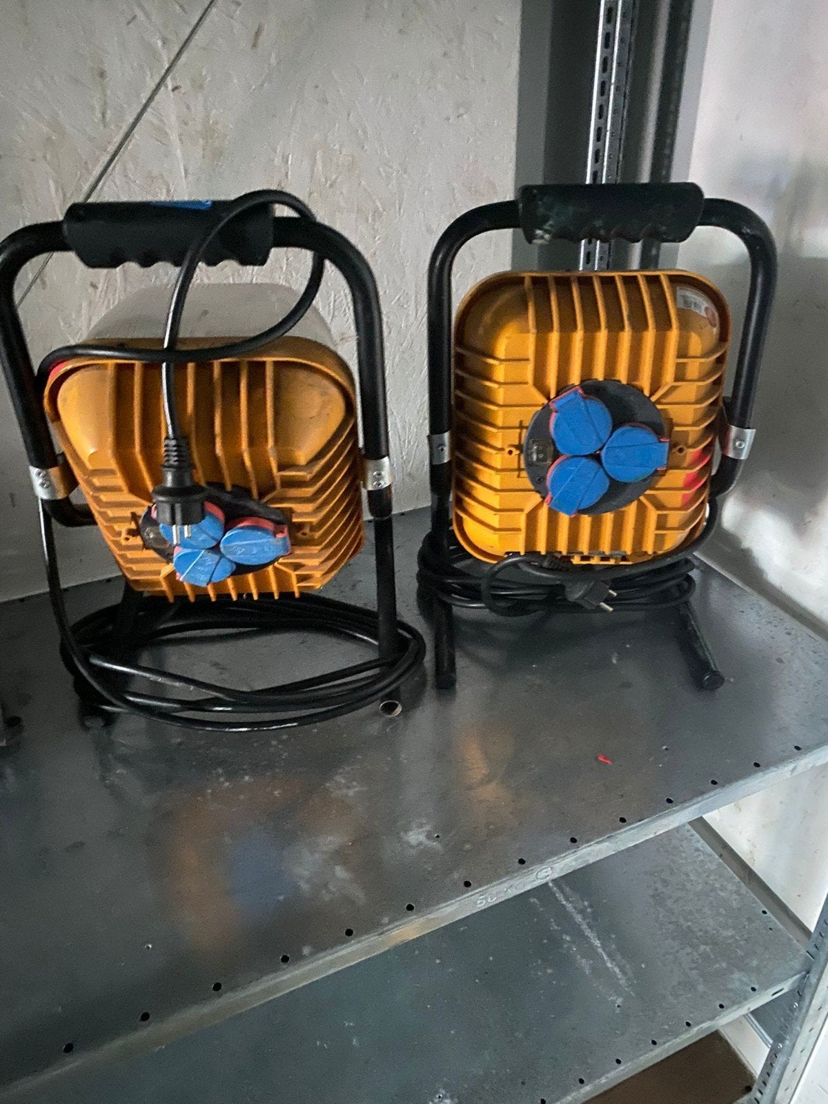 Werklamp met stroom aansluiting