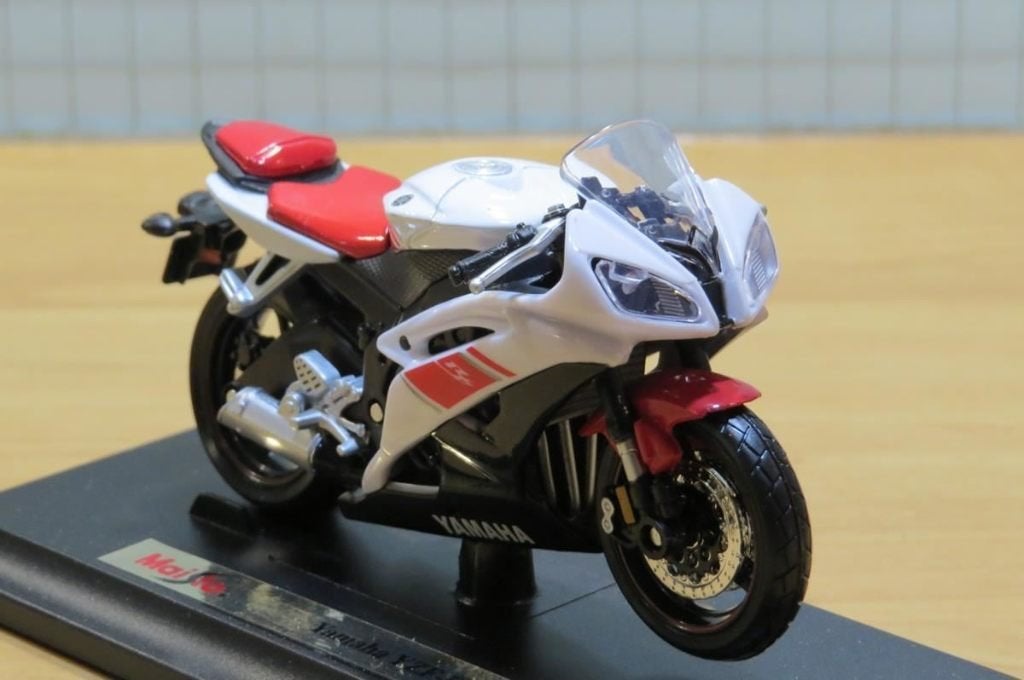 Yamaha YZF-R6 white 1:18 maisto, Hobby en Vrije tijd, MayCheong, Maisto, Nieuw, Ophalen of Verzenden