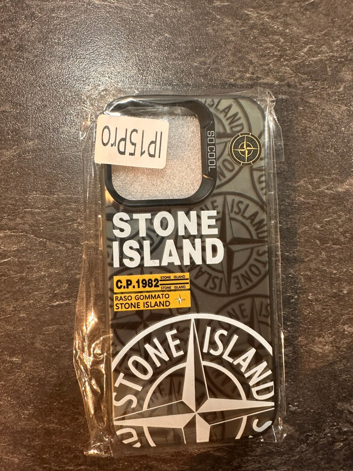 Iphone 15 pro stone island hoesje, Ophalen of Verzenden, Zo goed als nieuw, Pijlen