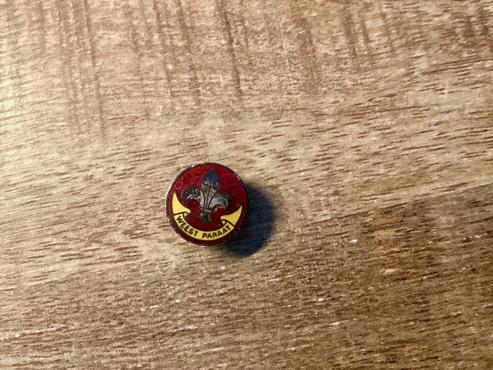 Speldje weest paraat, Brons, Overige kleuren, Minder dan 4 cm, Ophalen of Verzenden