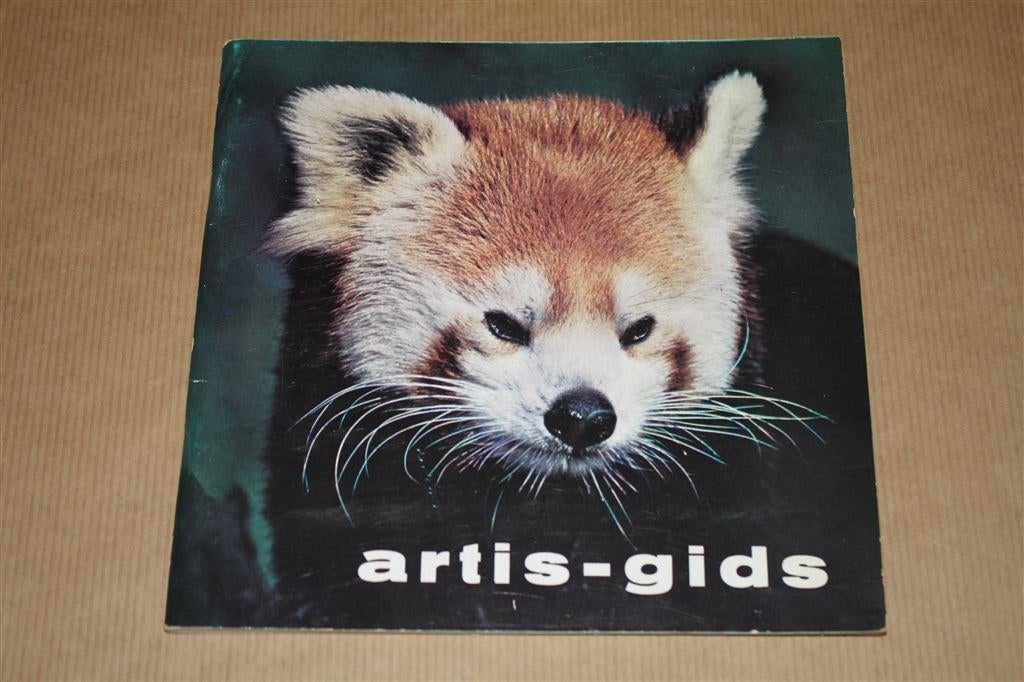 Oude Artis gids - Circa 1965, Ophalen of Verzenden, Gelezen, Honden