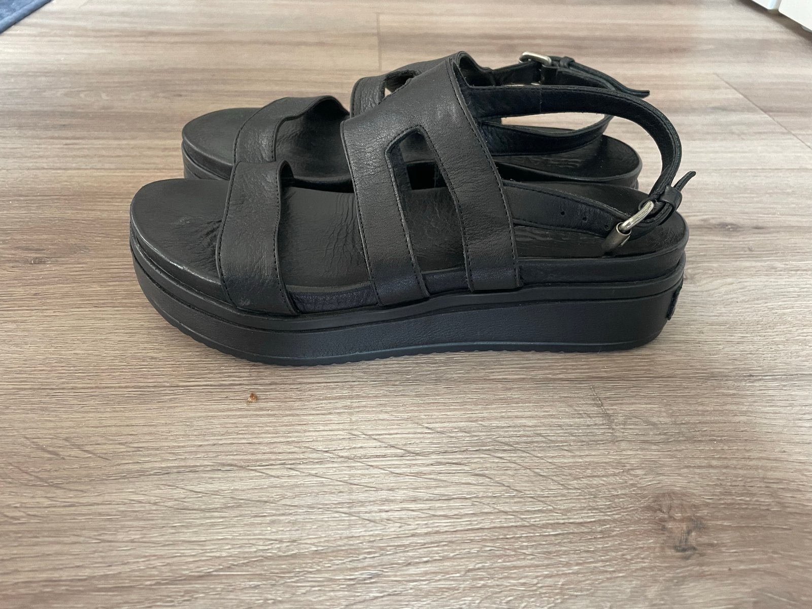 Leuke sandalen van Shabbies Amsterdam- Maat 37, Zwart, Zo goed als nieuw, Sandalen of Muiltjes, Ophalen of Verzenden