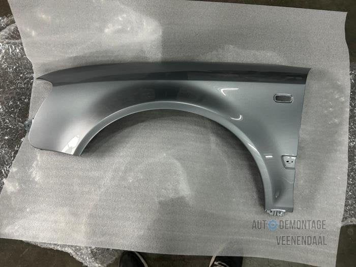 Scherm links-voor van een Audi A4 (LY7G), -, -, Nieuw, -