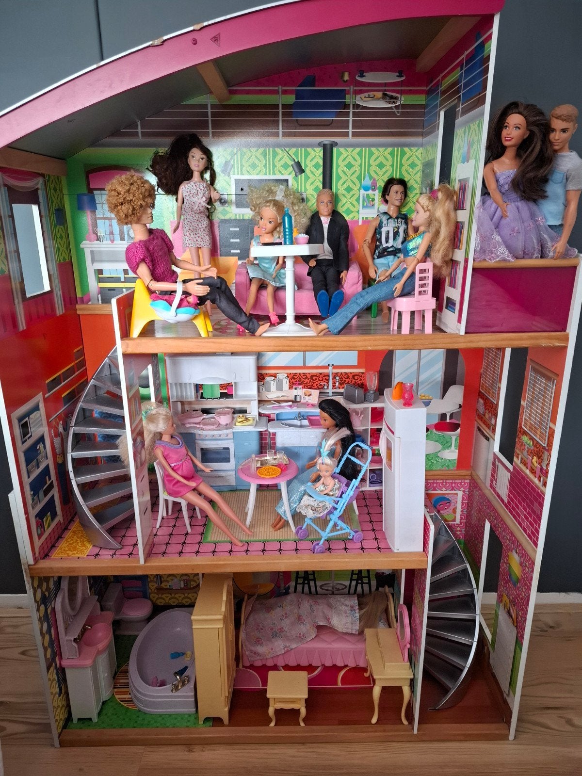 Grote Barbie collectie: poppenhuis, camper, poppen en meer, Ophalen of Verzenden, Gebruikt, Poppenhuis