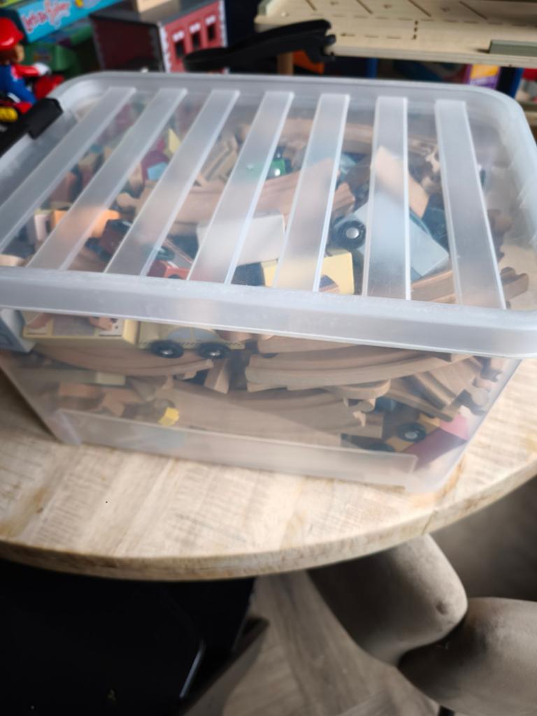 Houten speelgoed set: Treinbaan, brandweerkazerne, garage, Ophalen of Verzenden, Gebruikt, Overige typen
