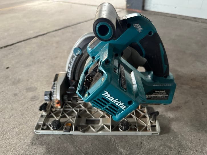 Foto 5 van Makita Invalzaag DSP600Z met geleider en extra zaagblad
